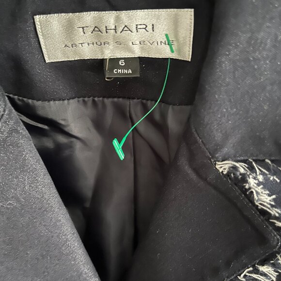 EUC TAHARI Arthur Levine blue lapis fringe lined blazer (6) - Picture 5 of 5